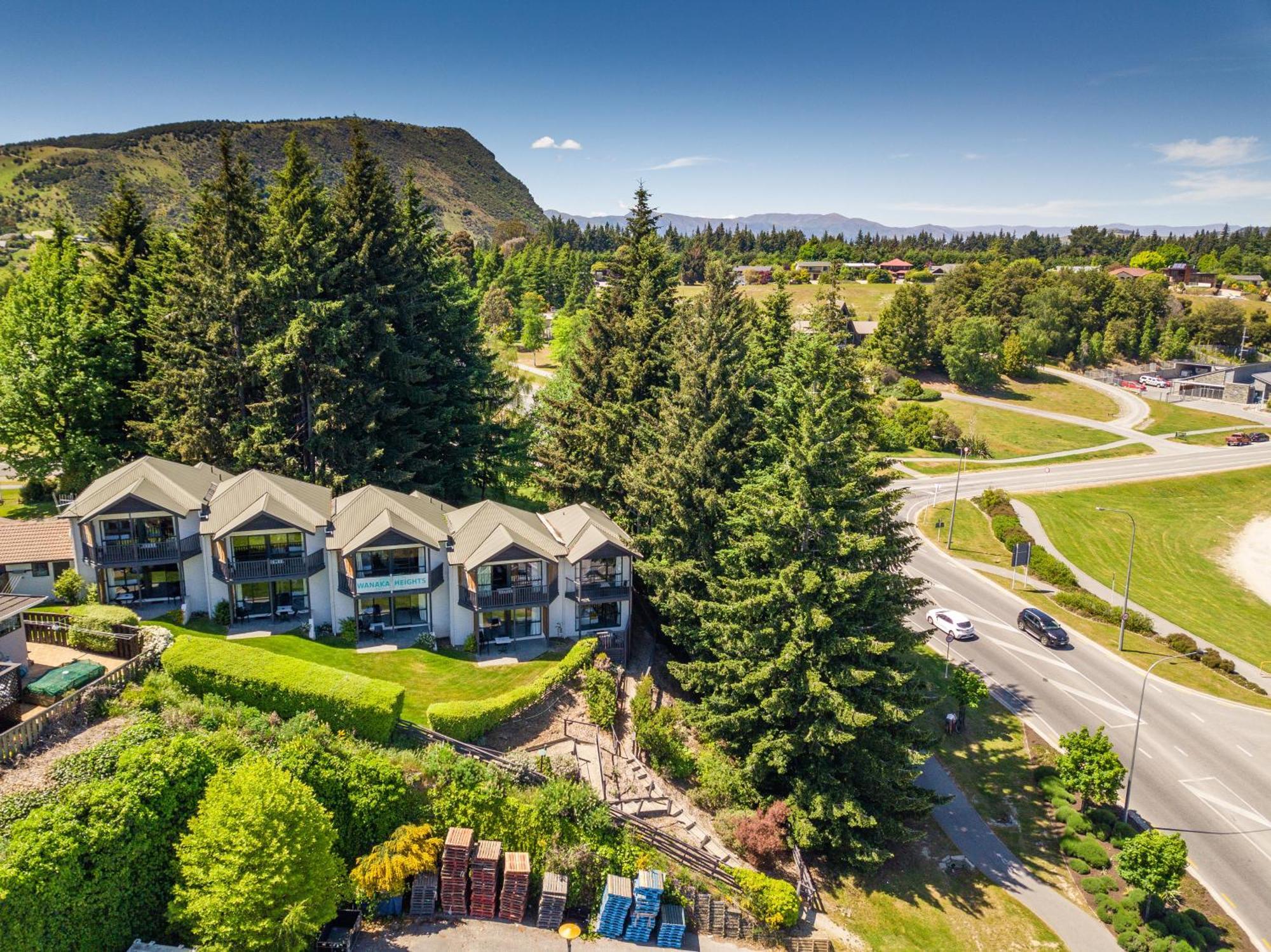 Ride Base Wanaka Apartments 외부 사진